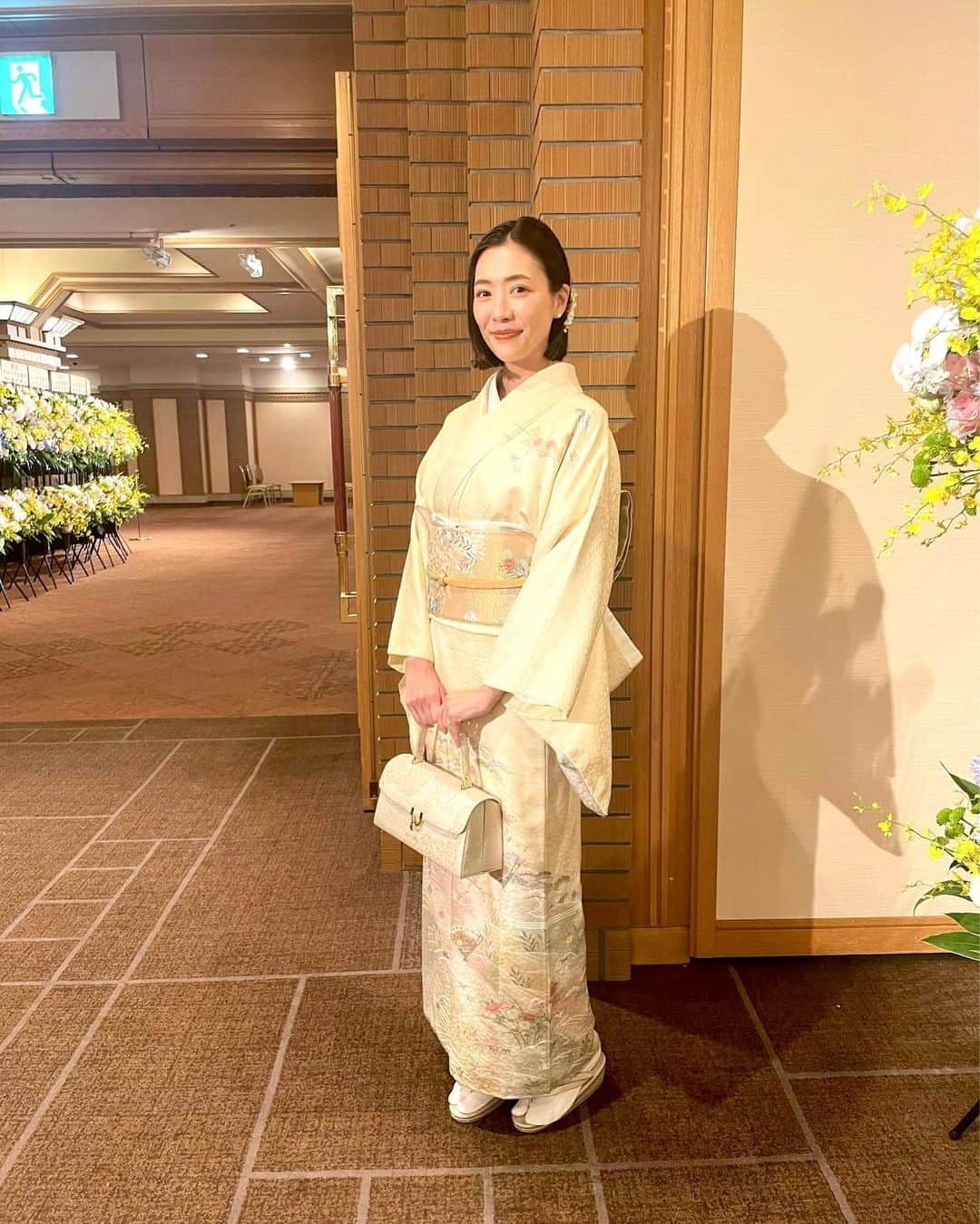 中田奈沙さんのインスタグラム写真 - (中田奈沙Instagram)「先日 @ayumi_yasuoka の結婚式へ 着物を着て行きました👘 プライベートで着るのはかなり久しぶり。 なんだか着るだけで気持ちが引き締まる感じ🫢 たまにはいいね😛  #kimono #着物 #訪問着 #wedding #結婚式 #和装 #中田奈沙」6月22日 18時42分 - nasa_nakada