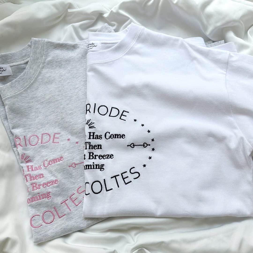 スピンズのインスタグラム：「\ 𝗡𝗲𝘄 𝗶𝘁𝗲𝗺 / ✿刺繍サークルロゴデザイン半袖Tシャツ ¥𝟮,𝟳𝟱𝟬𝘁𝗮𝘅 𝗶𝗻 ⁡ フロントの立体感のあるロゴ刺繍がかわいい💓 ⁡ 肩落ちしたドロップショルダーデザインで 着丈もルーズサイズに仕上げました🐶🌿‬ ܸ ⁡ ⁡ 今回ご紹介したアイテムは 全国の𝗦𝗣𝗜𝗡𝗡𝗦店舗 𝗼𝗿 𝗦𝗣𝗜𝗡𝗡𝗦 𝗪𝗘𝗕 𝗦𝗧𝗢𝗥𝗘 にて購入できるので是非チェックしてね✍🏻✨ ⁡ #𝗦𝗣𝗜𝗡𝗡𝗦 #スピンズ #𝗼𝗼𝘁𝗱 #スタッフスナップ #𝗦𝗣𝗜𝗡𝗡𝗦スタッフ #プチプラコーデ #きょコ #春コーデ #春服 #夏コーデ #夏服 #刺繍T #Tシャツ #Tシャツコーデ」