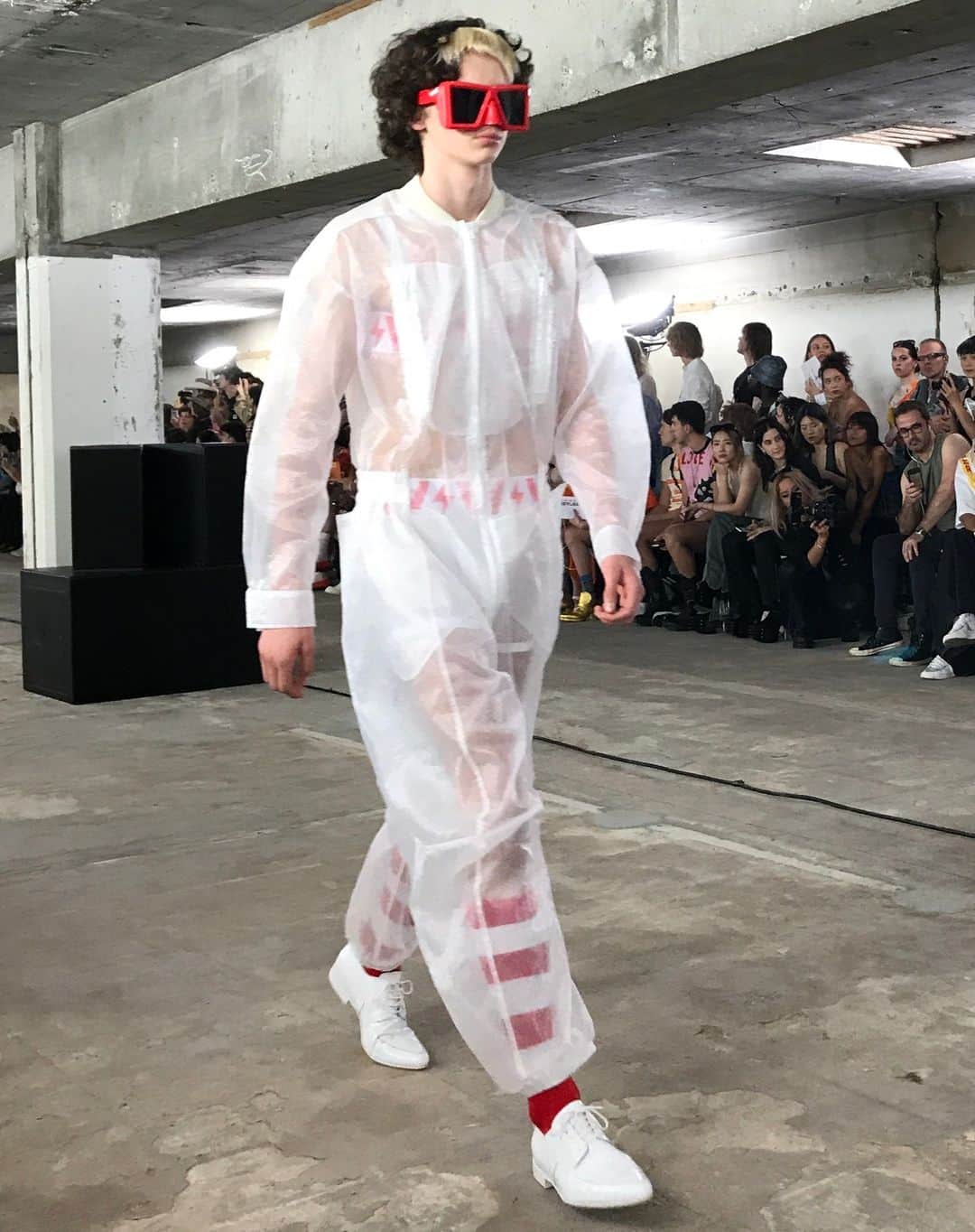 装苑さんのインスタグラム写真 (装苑Instagram)「【パリコレ情報！🌟】 ウォルター ヴァン ベイレンドンクが2024年春夏