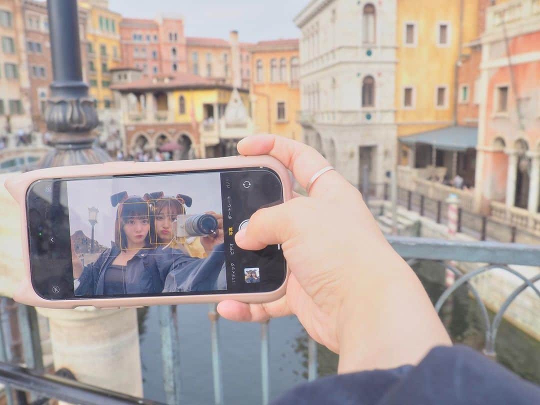 齊藤なぎさのインスタグラム：「🎠🎡 ⁡ ⁡ ⁡ ⁡ 愛ちゃんとディズニー行ってきました♡ ⁡ 一緒にいる時間が本当に楽しくて幸せなのです お揃いのリーナベルちゃんをゲットしました✌🏻 ⁡ ⁡」