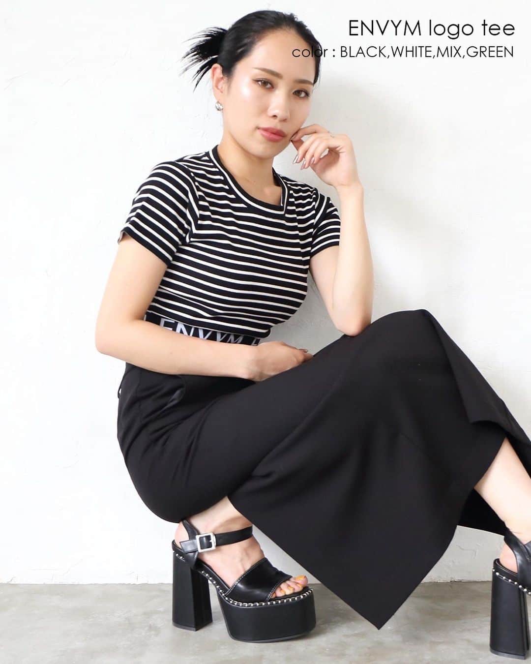 ENVYMのインスタグラム：「【𝙉𝙀𝙒 𝘼𝙍𝙍𝙄𝙑𝘼𝙇】 ⁡ ⁡ ▪︎ENVYMロゴTee color / BLACK,WHITE,GREEN,MIX ⁡ 大人気のENVYMロゴテープを使用したカットリブTOPS。 より凹凸感のあるリブが特徴な素材をチョイスしました。 ハイウエストボトムと合わせるとお腹が見えない丈感にしているので使いやすさも◎ ENVYMロゴタンクに挑戦できなかった方にとてもおすすめです。 ⁡ ※6/23(金)入荷 ⁡ ⁡ --------------------------------- ⁡ ENVYM WEBSTORE PRESALE start!! max50%OFF🉐 ⁡ プロフィールTOPのURLからチェックお願いします✅ ⁡ #envym #2023ss #summer」