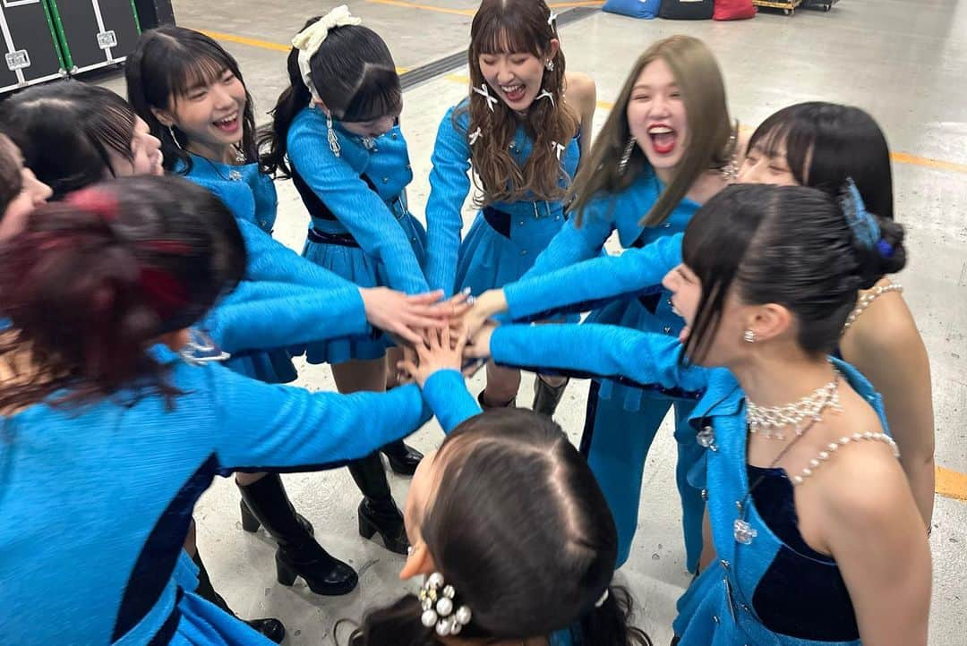 ANGERMEさんのインスタグラム写真 - (ANGERMEInstagram)「.  ANGERME CONCERT 2023 竹内朱莉 FINAL LIVE ｢アンジュルムより愛をこめて｣ in 横浜アリーナ  Thanks for all !  これからも竹内朱莉、アンジュルムを よろしくお願いします！  #アンジュルム #angerme #helloproject #ハロプロ #横浜アリーナ #アンジュ横アリ0621」6月22日 19時28分 - angerme_official