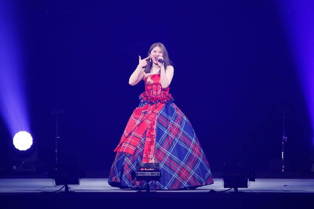 ANGERMEさんのインスタグラム写真 - (ANGERMEInstagram)「.  ANGERME CONCERT 2023 竹内朱莉 FINAL LIVE ｢アンジュルムより愛をこめて｣ in 横浜アリーナ  Thanks for all !  これからも竹内朱莉、アンジュルムを よろしくお願いします！  #アンジュルム #angerme #helloproject #ハロプロ #横浜アリーナ #アンジュ横アリ0621」6月22日 19時28分 - angerme_official