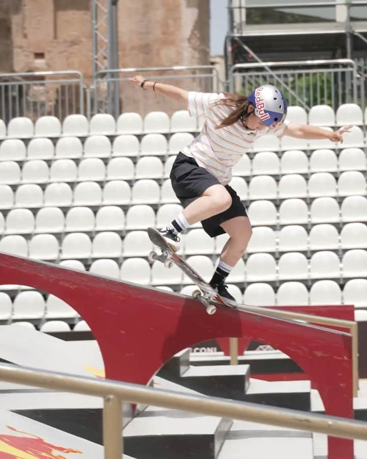 織田夢海のインスタグラム：「👀 All Eyes On @yumeka_oda_1030 during women’s qualifiers yesterday!   🎥 @alan_hannon  📸 @jakedarwen   #WorldSkateboardingTour #WorldSkateSB #OlympicQualifiers #RoadToParis2024 #OlympicSkateboarding #Skateboarding   @Olympics @Paris2024 @WorldSkateOfficial @streetskateboardingrome」