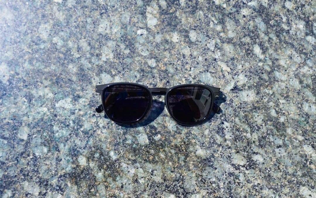 MYKITA SHOP TOKYOのインスタグラム：「【ACETATE RINGS SUN "CANTARA Black/Black"】  シートメタルにアセテートのリングを組み合わせた、ウェリントンシェイプのサングラス。 艶のあるリングを組み合わせる事により、カジュアルになりすぎず様々なシーンでお使いいただけます。  ACETATE RINGS SUN "CANTARA Black/Black"  Wellington shape sunglasses combining sheet metal and acetate rings. The combination of shiny rings makes it possible to use these sunglasses in various situations without making them too casual.  #mykita  #mykitasunglasses  #sunglasses  #sunglassesfashion  #マイキータ  #サングラス」