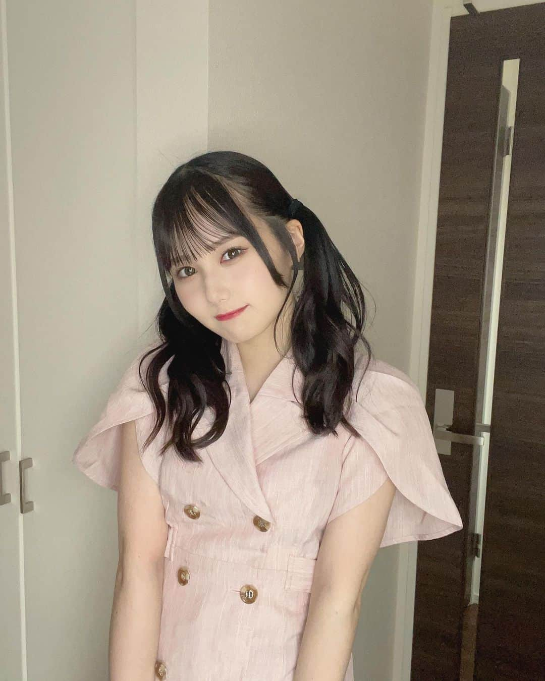 前田彩佳のインスタグラム：「プライベートもあいどるちゃんの日👧🏻  毎日ワンピースばっか着てるので、ちゃんと上下コーディネート組んで着回し出来るようになりたいなととても思った🙂   #ootd  #selfie  #selca  #셀카  #셀카그램  #today  #look  #自撮り  #自撮り界隈  #自撮り女子  #アイドル  #地下アイドル  #japanesegirl  #followme  #いいね返し  #今日のコーデ  #ツインテール  #dazzlin  #ワンピース  #ワンピースコーデ」