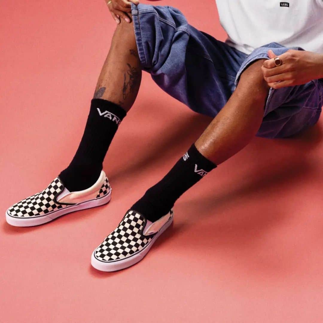 Vans Philippinesさんのインスタグラム写真 - (Vans PhilippinesInstagram)「Embrace the spotlight and always stand out in style, with Vans checkerboard classic slip-on because you can never go wrong with a classic! 🖤🤍🏁  Grab yours in all Vans stores nationwide!  Of through Vans Philippines' Official Chat Store https://tinyurl.com/VansPhOfficialChatstore  #vansphilippines #vanscheckerboard」6月22日 20時04分 - vansphilippines