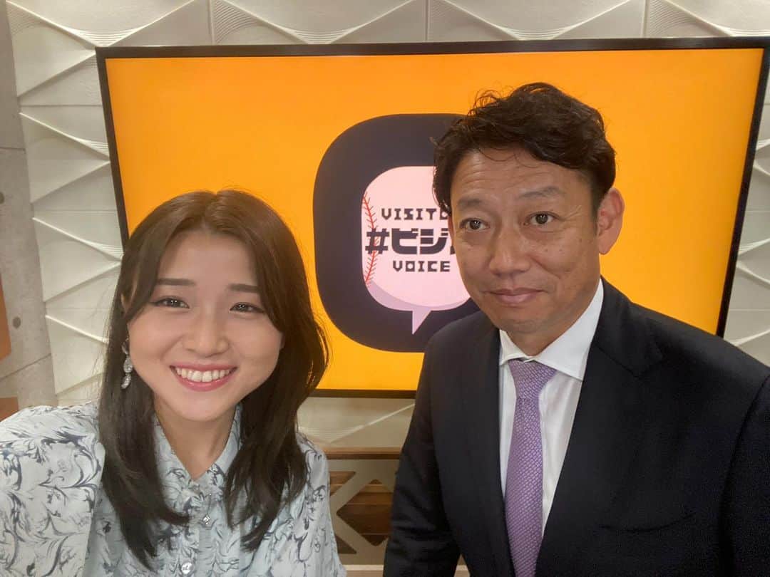 河野万里奈さんのインスタグラム写真 - (河野万里奈Instagram)「先日GAORAさんの #ビジボ で 鳥越裕介さんとご一緒させていただきました🐨🐥🕊️ 野球のみならず人生に共通する学びが詰まった忘れられない4時間半 本当に本当にありがとうございました  家に帰ってから、鳥越さんからいただいた学びを 忘れないようにメモしました 歌手活動をする上で、生きていく上で、知りたかったこと  コーチ時代誰よりお身体もお声も大きくてどこにいらっしゃってもすぐわかりました そんな鳥越さんがかがんで合わせてくださった宝物の自撮りです😭📷」6月22日 20時08分 - marina_kawano