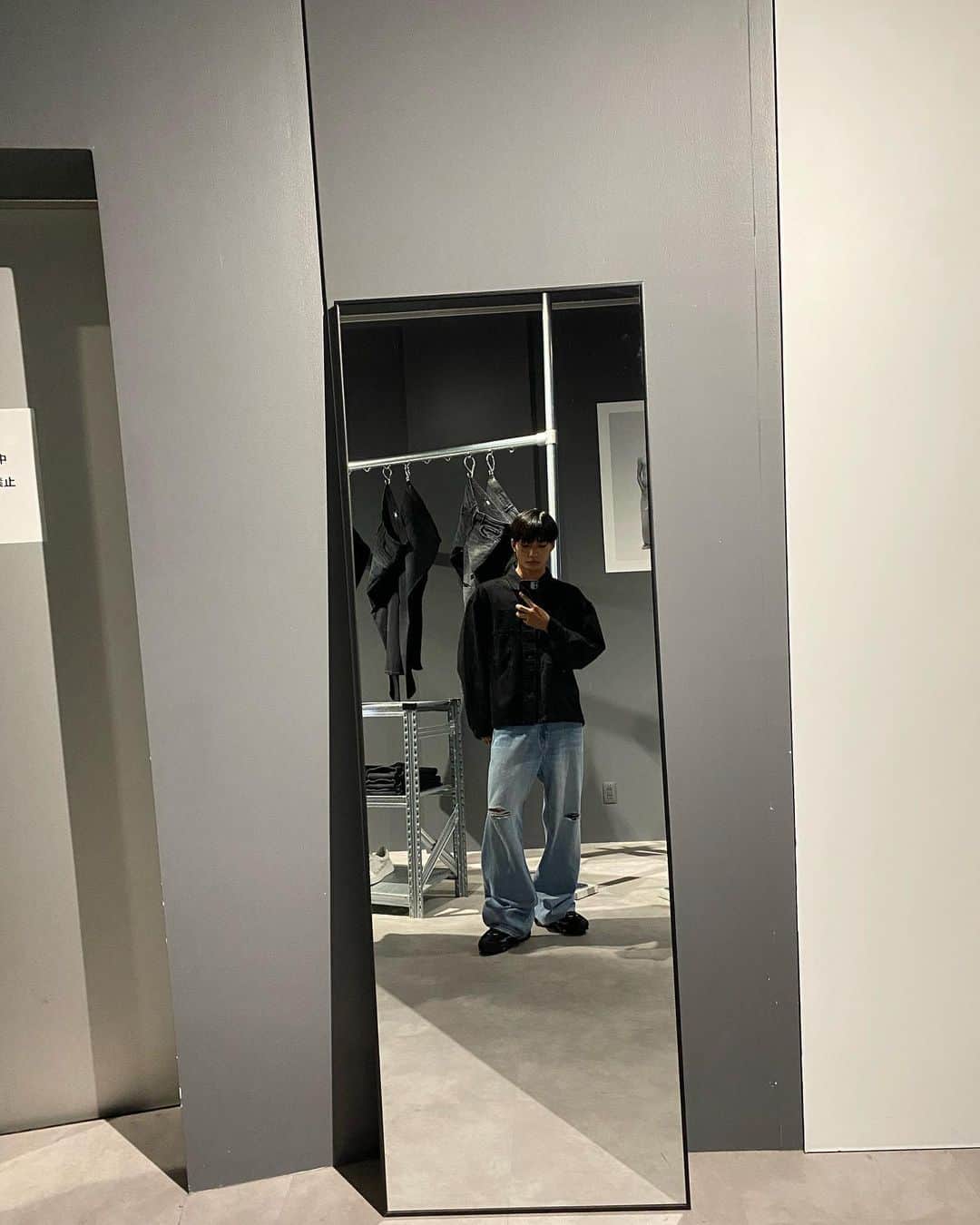 のインスタグラム：「AZUL BY MOUSSYの展示会に招待されお邪魔しました。 素敵な商品が沢山… @azulbymoussy_official   #azulbymoussy」