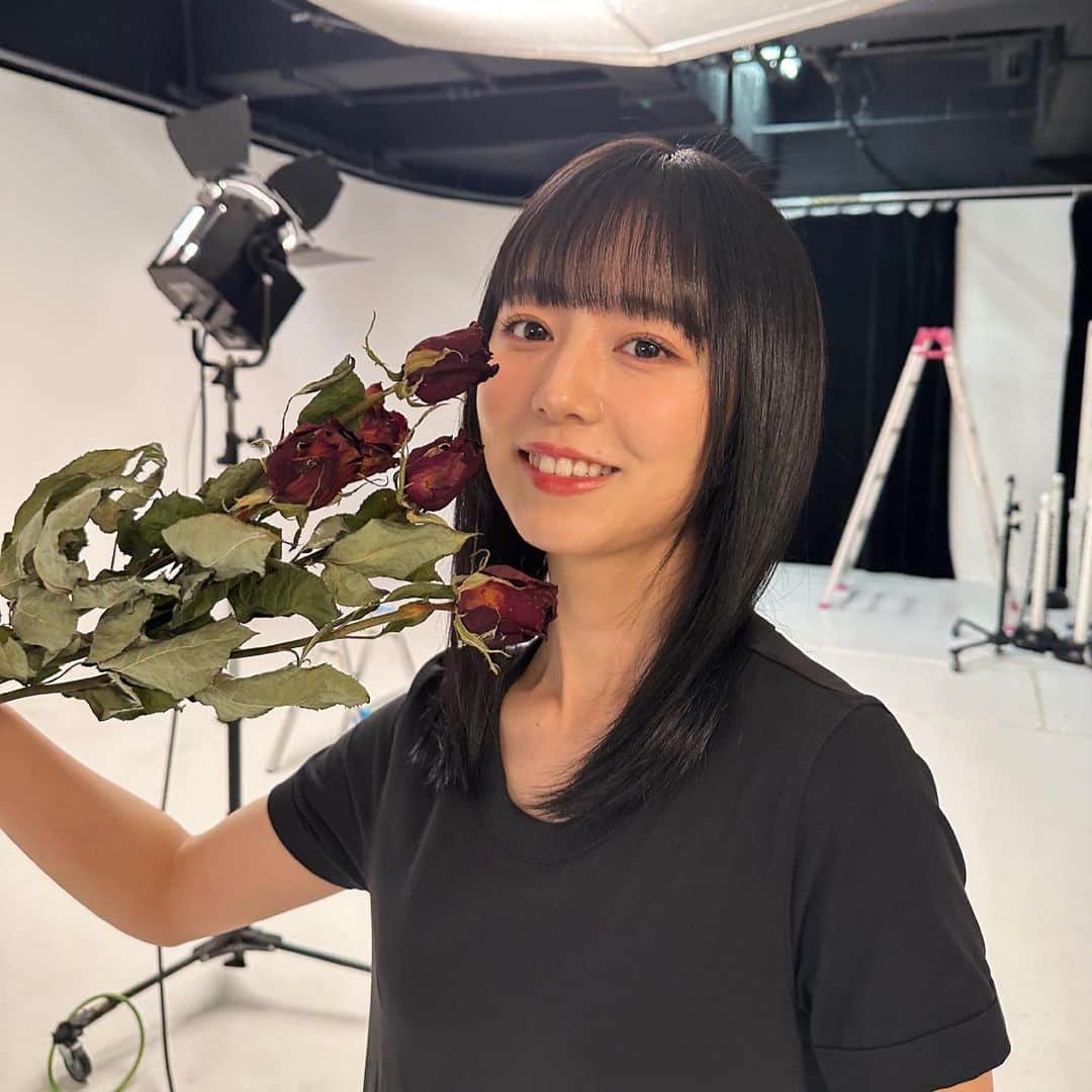 神野友亜のインスタグラム：「まっくろくんになりました🥀  今日もお疲れさまですっ‼︎」