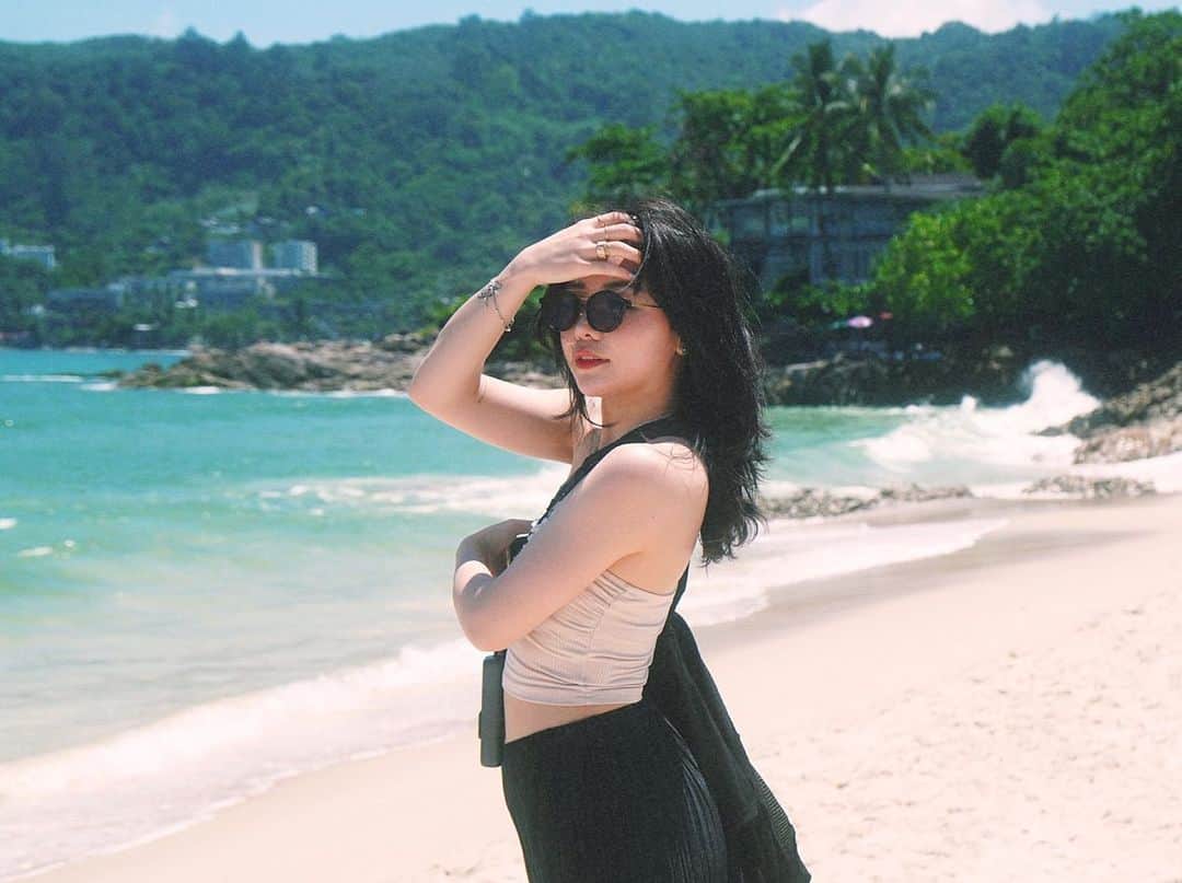 藤子さきのインスタグラム：「あろは  Photo by @sac0kchang  #thailand #beach #vacation」