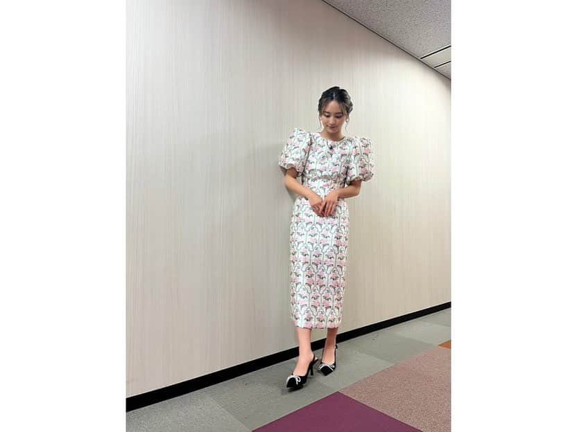 岡田結実さんのインスタグラム写真 - (岡田結実Instagram)「最初どんな表情してんの？？笑 最近は体のラインが出るお洋服を頑張って着ております🫡🌟  1-3枚目 イヤリング @rth.accessory 靴 @randa_pic  4-5枚目 トップス @lily_brown_official スカート @snidel_official イヤークリップ @tema_baco  6-7枚目 セットアップ @jeshofficial_ イヤリング @matildarose_official ブーツ @randa_pic」6月22日 20時23分 - okada_yui_official