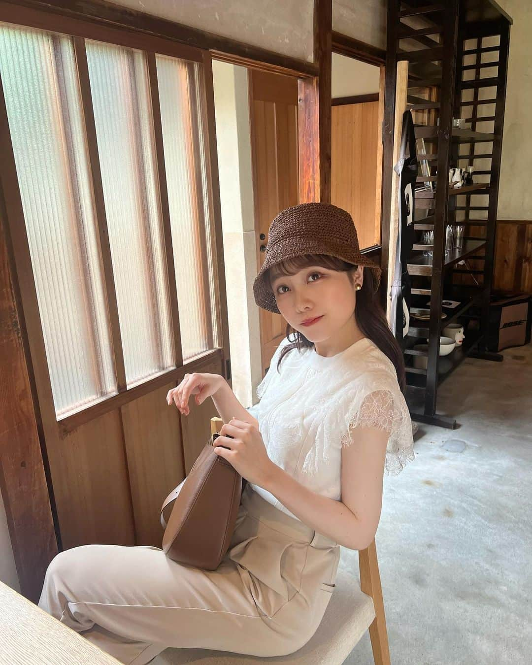 志賀可奈子さんのインスタグラム写真 - (志賀可奈子Instagram)「🧸  ここのチョコレートがコーヒーと相性抜群で☕️🤍 チョコレート美味しいよね！ね！って話で盛り上がった🧒🏻  アイスコーヒー巡りしたいな〜  #knotcafe」6月22日 20時25分 - kanapan_ya