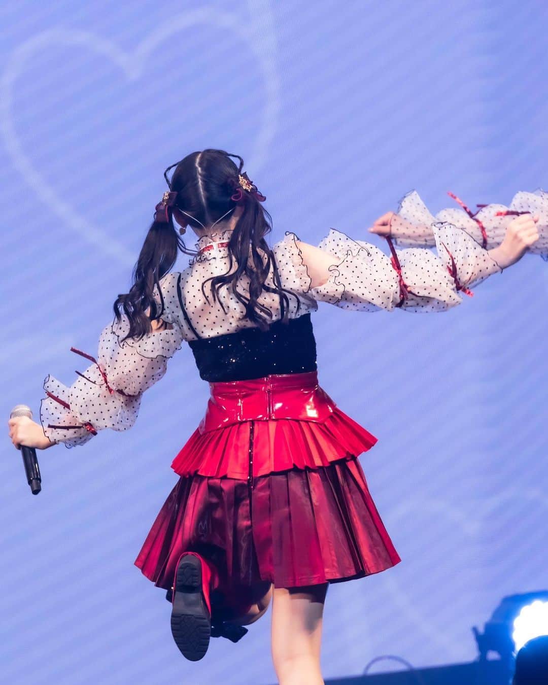 鈴木瞳美のインスタグラム：「❤︎  にゃんこついん🐈🎀」