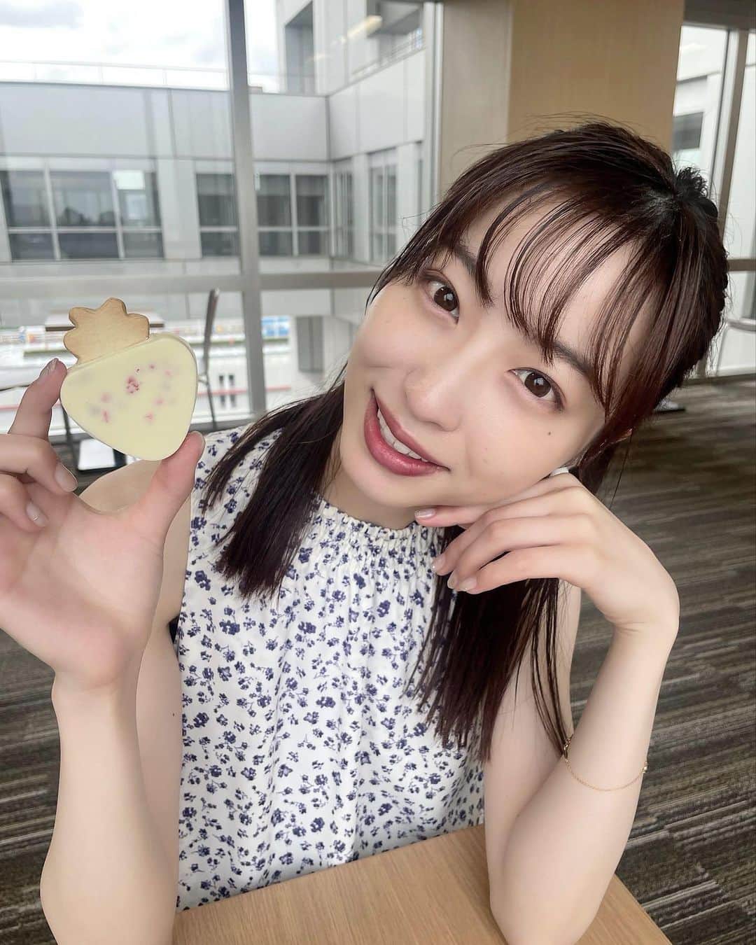 林佑香さんのインスタグラム写真 - (林佑香Instagram)「可愛くて美味しいお菓子いただきました🍓☺︎  今週も1週間ありがとうございました🐾」6月22日 20時49分 - yuka.hayashi_