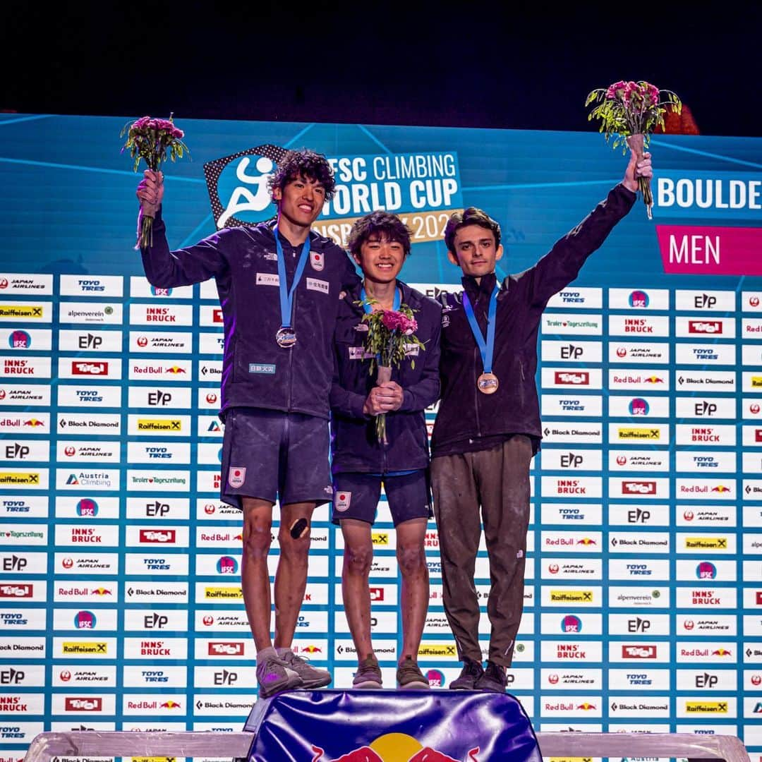 楢﨑明智さんのインスタグラム写真 - (楢﨑明智Instagram)「I could stand on the podium at the final round of the World Cup Bouldering in Innsbruck! It's been 6 years since I last achieved second place🥈  This season started off pretty well with an 8th place in the 1st round Hachioji. However, I got injured during the Seoul and things didn't go as planned😔  Nevertheless, I managed to recover and reach the finals, which makes me very happy and gives me confidence! I am grateful to everyone who supported and cheered for me. Thank you very much🙏🏻  I will work hard to prepare and approach the coming World Championships in the best condition💪🏻  Congratulations  🥇 @anraku_sorato  🥉 @sam_avezou   ワールドカップボルダリング最終戦のインスブルックで表彰台に立つことができました！ 6年ぶりの2位です🥈 今シーズンは初戦の八王子は8位とまずまずの滑り出しだったのですが、ソウル戦で負傷してしまい、その後なかなか思い通りにいきませんでした😔 しかし何とか復調でき、決勝まで上がれた事は本当に嬉しいですし自信になりました！ これもサポートや応援してくださった方々のおかげです。ありがとうございました🙏🏻  次の世界選手権までしっかり調整しベストな状態で臨めるよう頑張ります💪🏻  📸📸 ①③ @janvirtphotography  ②④ @vladek_zumr   #日新火災　@movesport_jp  @frictionlabs」6月22日 20時51分 - meichi_narasaki