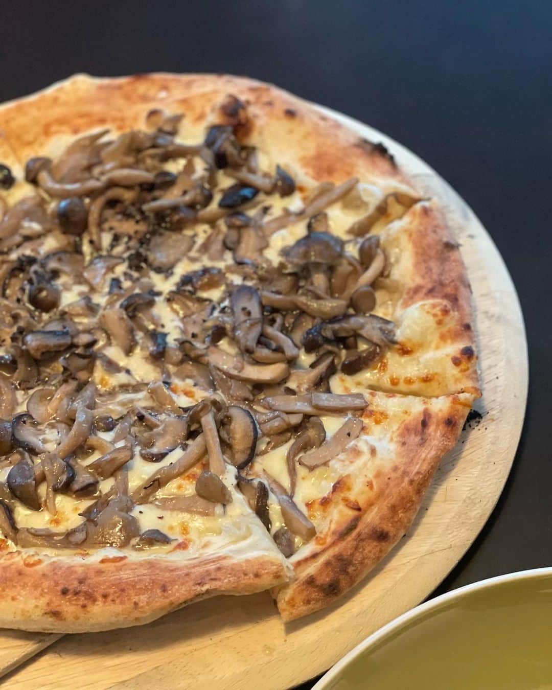 のインスタグラム：「buono‼︎🇮🇹 ・ ・ ・ #lunchtime  #funghi #pizza #italian  #ピザ  #イタリアン #ランチ #木下ココ」