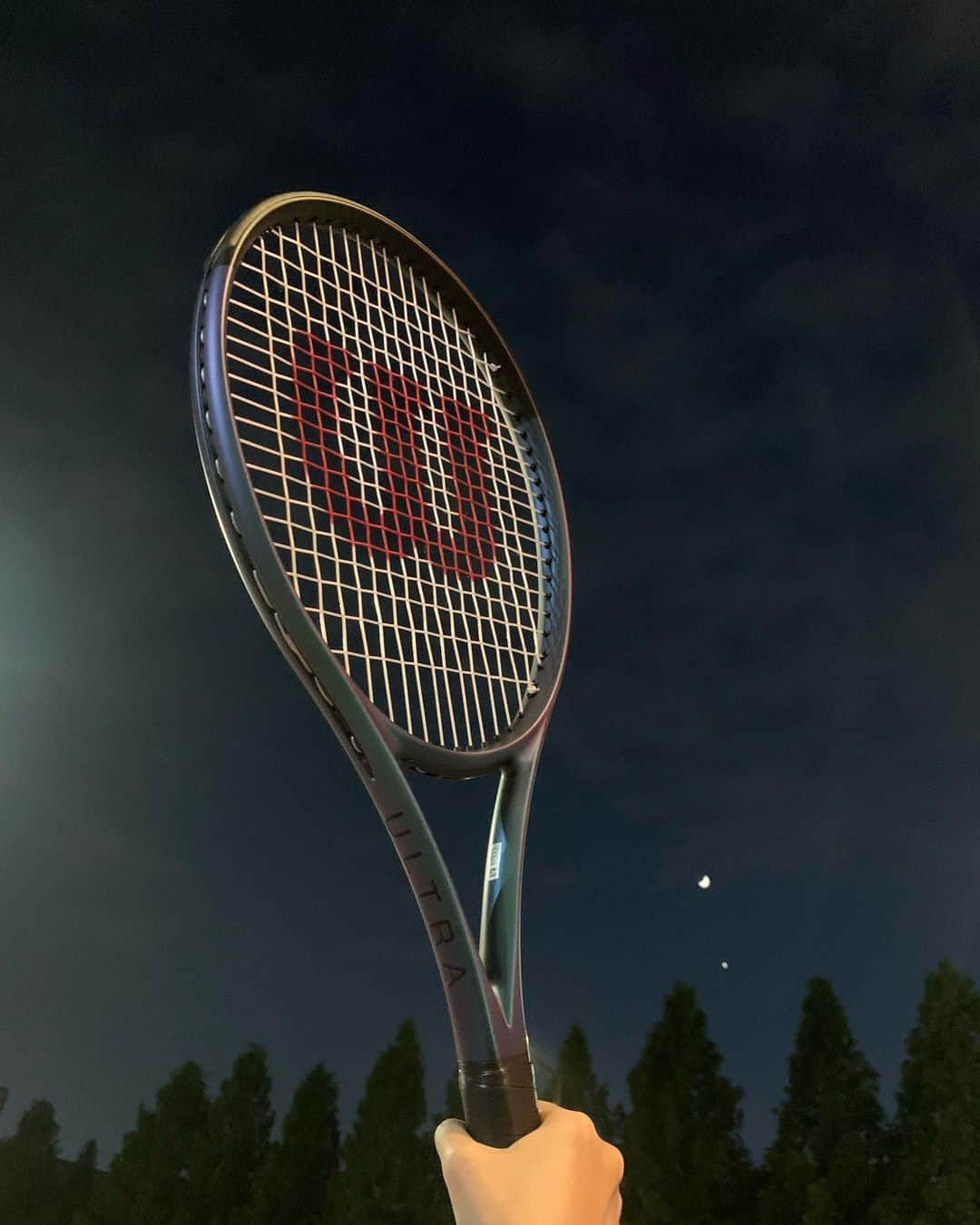 チェ・ユファのインスタグラム：「I love my very first tennis racquet 💙#tennis 🪽🪽🪽」