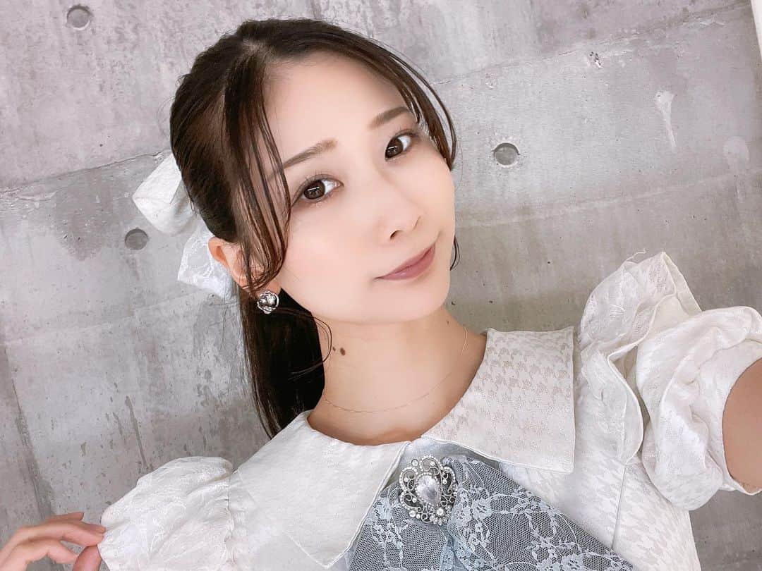 塩野響子のインスタグラム：「⠀前髪くるりんっ」