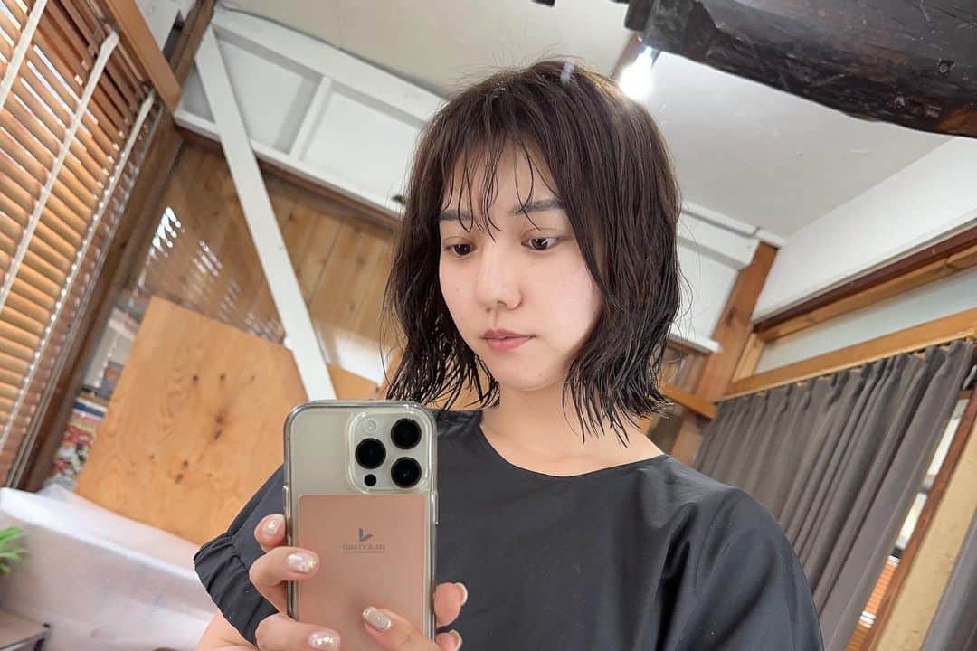 高城亜樹さんのインスタグラム写真 - (高城亜樹Instagram)「短めボブ🧡  なんとなく伸ばしていた髪を バッサリ切りました！！  ここ1か月は、気持ち的に 不安定になる事も多かったけど そんな私ともサヨナラです👋」6月22日 21時01分 - akiii_takajo