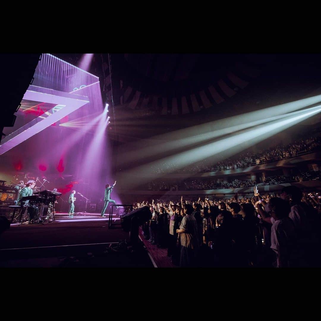のインスタグラム：「・ 『DISH// HALL TOUR 2023“TRIANGLE”』 2023.06.16@宮城・仙台サンプラザホール  #北村匠海 (Vo/G) @take_me_1103  #矢部昌暉 (Cho/G) @pantystar_masaki  #橘柊生 (DJ/Key) @to_i1015  #泉大智 (Dr) @daichi_izumi  photo by @rayotabe  #DISH」