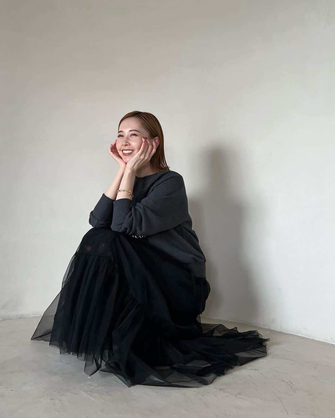 はれこのインスタグラム：「チラ見せしていたチュチュスカート、 わたしも予約しました🖤 ふわっふわですごく可愛いんです🥹  昨日今日とお休みさせてもらえたおかげで体調も回復しまして、明日からまた仕事に励みます！  baycrew's storeでお馴染みのPRE ORDER 10%OFFキャンペーンも始まったので、SNAPも投稿しました🤍 期間中まだまだ投稿する予定です！ しっかり着用感を書きますので、どうぞよろしくお願いいたします🪡🧵  -  baycrew's store🕯️ PRE ORDER 10% OFF Campaign 6月22日(木)12:00～7月2日(日)23:59  -  #slobeiena #スローブイエナ #baycrews #ベイクルーズ #2023aw #秋の新作」