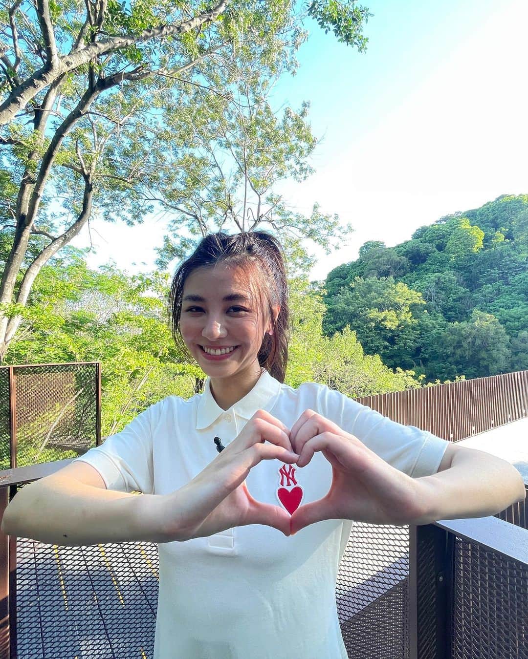 宇珊さんのインスタグラム写真 - (宇珊Instagram)「只想要每天可可愛愛的活著就好了🤍  #願每一個受傷的靈魂都能得到平靜 #端午節快樂   全身穿搭 @mlbkorea_taiwan  #MLBKOREA_TAIWAN」6月22日 21時14分 - shanliu0608