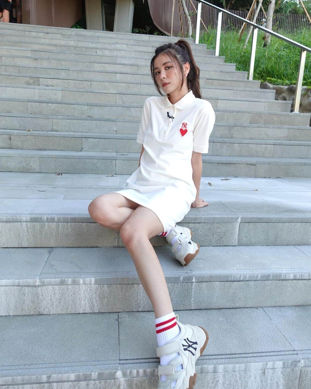 宇珊さんのインスタグラム写真 - (宇珊Instagram)「只想要每天可可愛愛的活著就好了🤍  #願每一個受傷的靈魂都能得到平靜 #端午節快樂   全身穿搭 @mlbkorea_taiwan  #MLBKOREA_TAIWAN」6月22日 21時14分 - shanliu0608