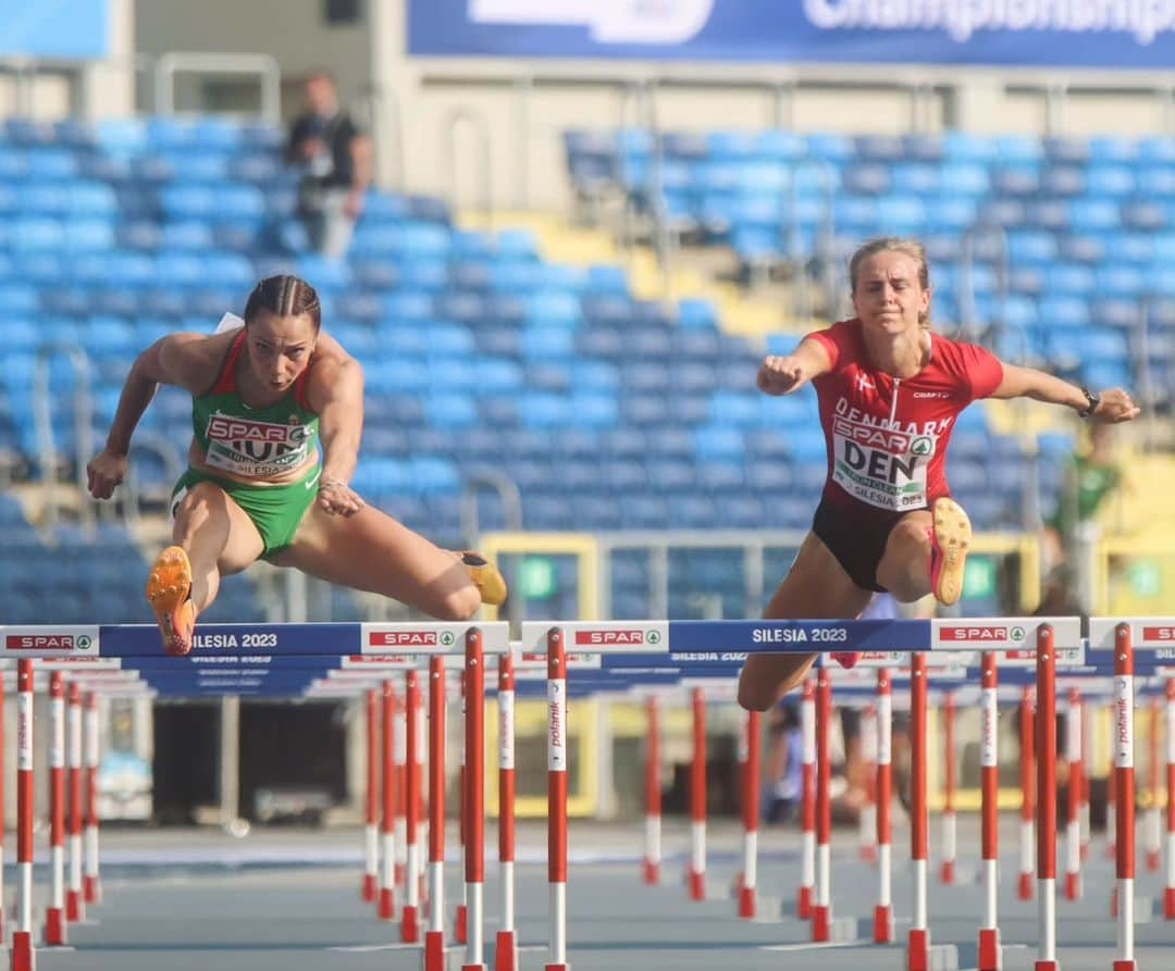 メッテ・グラスゴワールさんのインスタグラム写真 - (メッテ・グラスゴワールInstagram)「Not my best hurdle race (technical wise) but a 2nd place and another sub 13 👌 The relay was good and fun as always. SB for us, 2nd place and qualification for World Relays 👏 Next up: Nationals on Saturday. • #europeangames #europeanteamchampionships #dmugen #trackandfield #athletics #teamdenmark 📷 @martamariaab」6月22日 21時17分 - mette_graversgaard