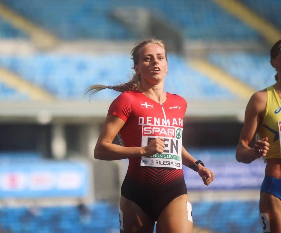 メッテ・グラスゴワールさんのインスタグラム写真 - (メッテ・グラスゴワールInstagram)「Not my best hurdle race (technical wise) but a 2nd place and another sub 13 👌 The relay was good and fun as always. SB for us, 2nd place and qualification for World Relays 👏 Next up: Nationals on Saturday. • #europeangames #europeanteamchampionships #dmugen #trackandfield #athletics #teamdenmark 📷 @martamariaab」6月22日 21時17分 - mette_graversgaard