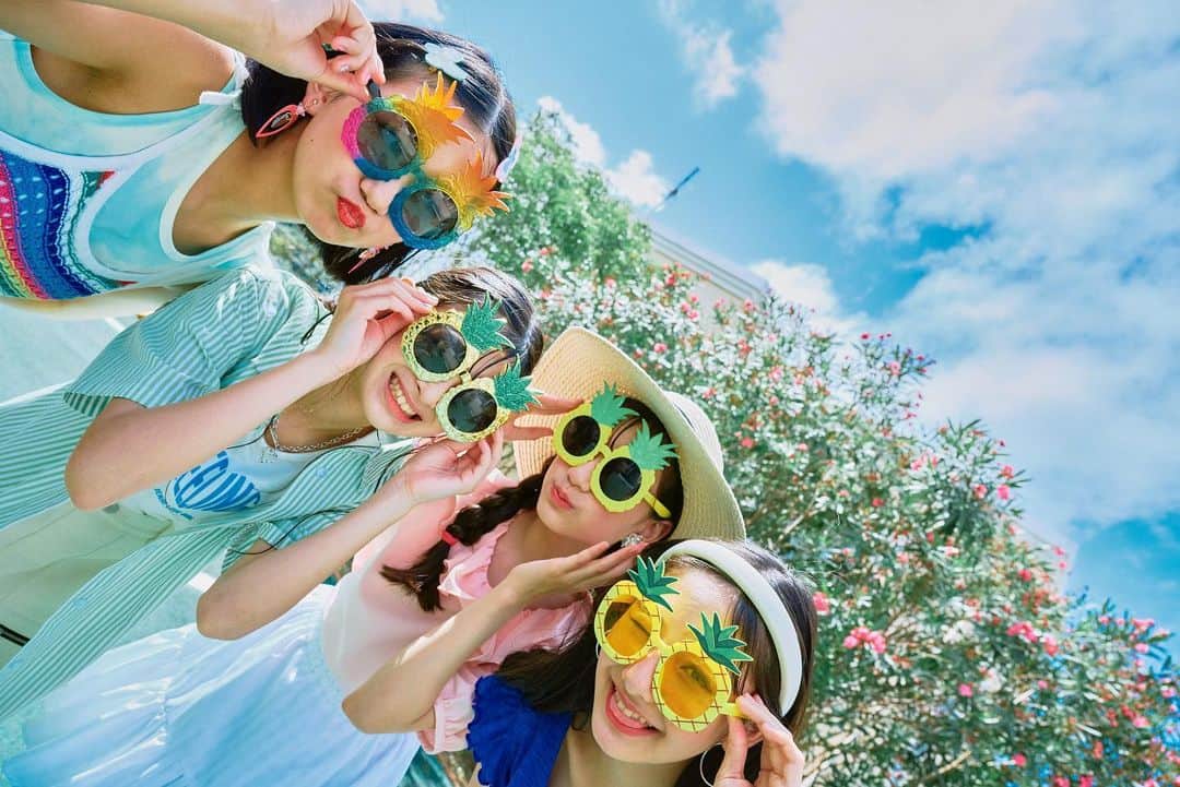 ニコ☆プチのインスタグラム：「😎💗🍍  夏ーーーー！✌🏻🌺  📸Photo by @ogawaken59  👗Stylist @stylist_tanakaayumi  💄Hair & Make @konomi.hm  👧🏻Models @suiko__kawase @rico.green0420 @hinata_suenaga @wakana_hayama」
