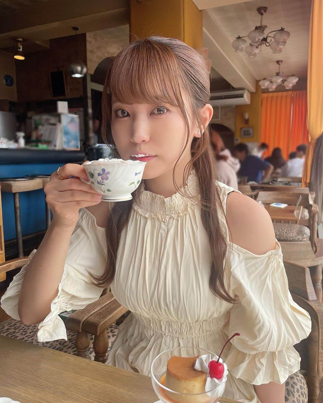 坂東遥さんのインスタグラム写真 - (坂東遥Instagram)「⌛️🕊️☕️  レトロな喫茶店落ち着く〜  何枚目が好き？  #熱海」6月22日 21時25分 - b.haruka1103