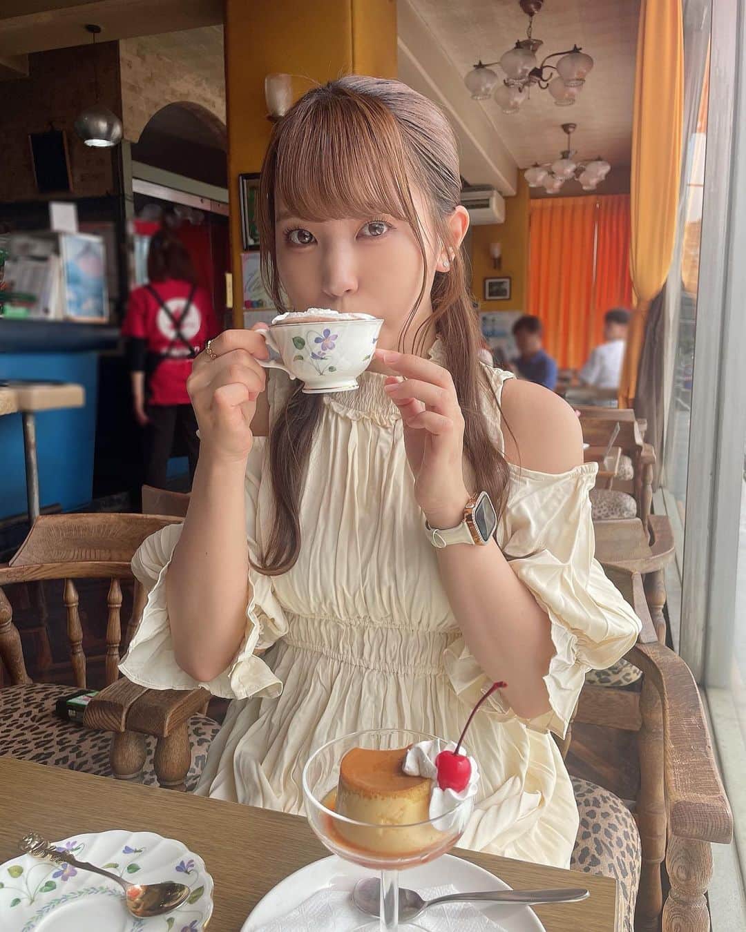 坂東遥さんのインスタグラム写真 - (坂東遥Instagram)「⌛️🕊️☕️  レトロな喫茶店落ち着く〜  何枚目が好き？  #熱海」6月22日 21時25分 - b.haruka1103