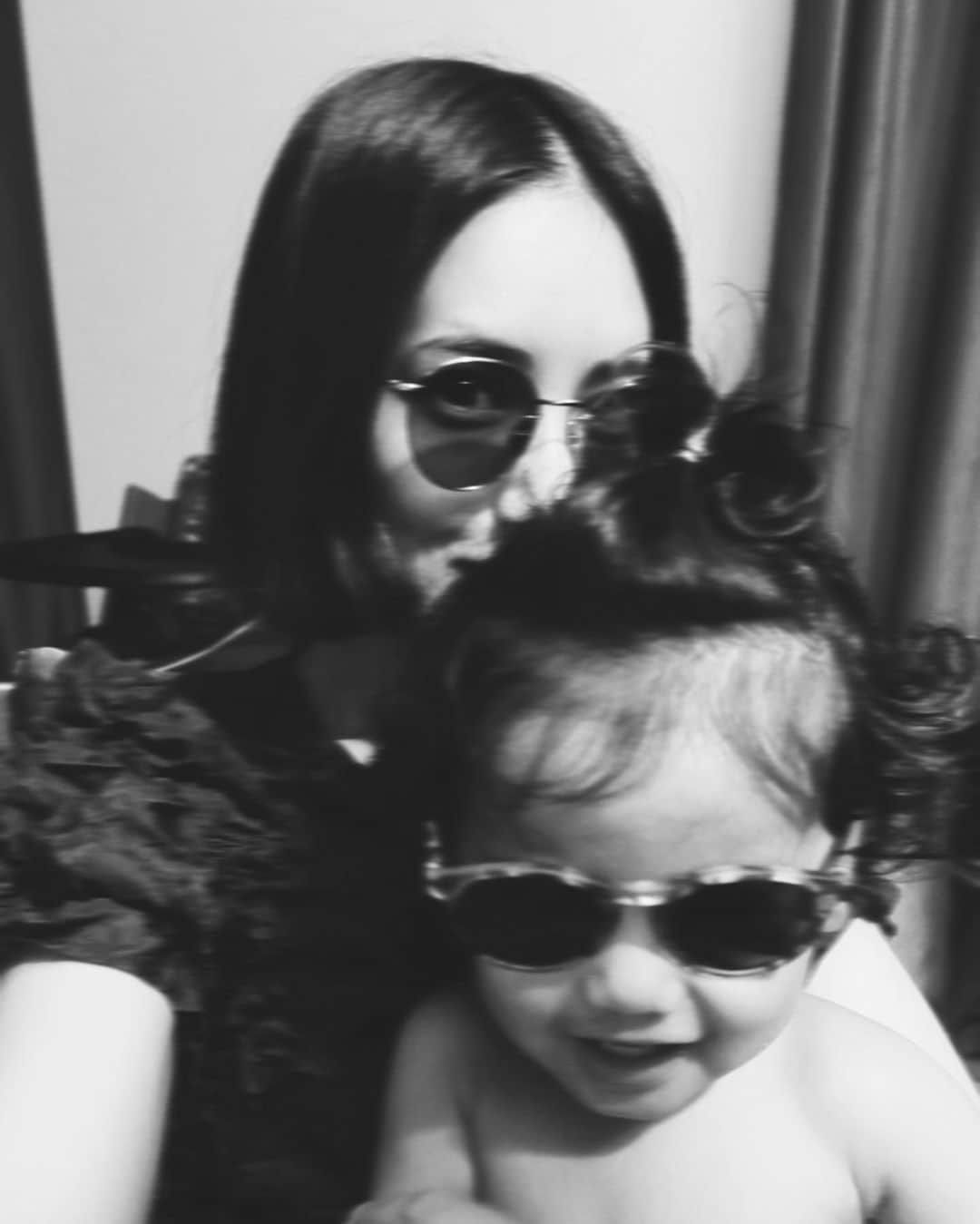 藤井夏恋のインスタグラム：「We love sunglasses😎😎」