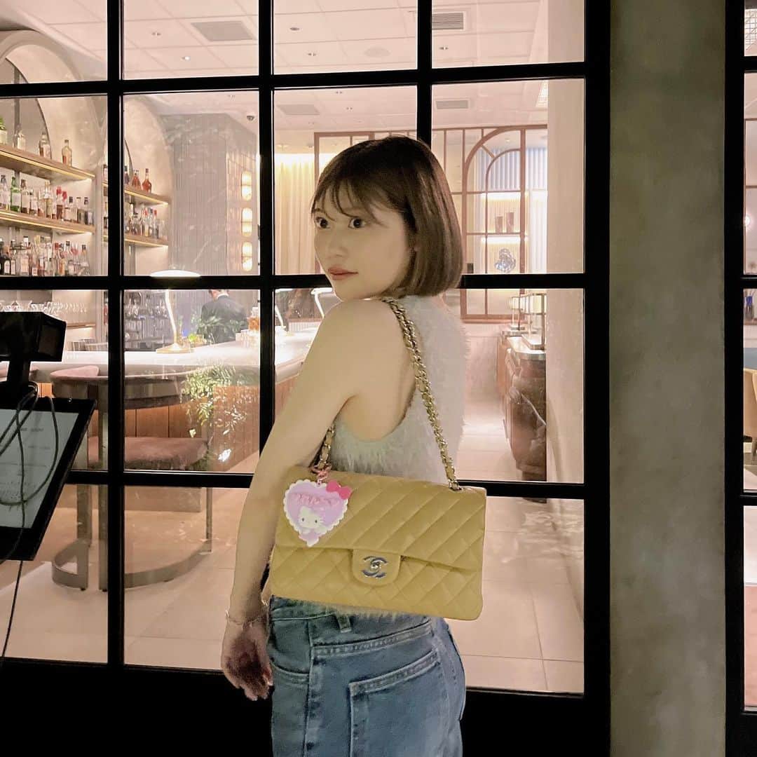 のインスタグラム：「自分へのお誕生日プレゼントに 購入したベージュのCHANELマトラッセ♡ また自分にプレゼントできるように 仕事をがんばる🩰 ⁡」