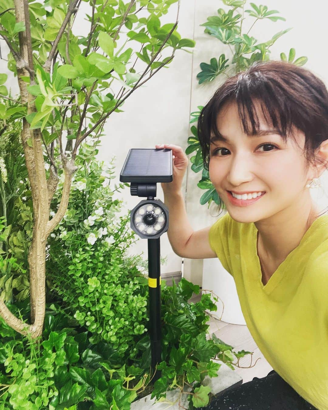 小西ゆりなのインスタグラム：「本日の@qvc_japan の生出演を終えました‼️ 6月30日までの期間限定特別価格ですが、すでにお早め段階に入ってきている為… 購入を検討されている方はお早めに☺️ 沢山のご注文ありがとうございました🙇‍♀️ #qvc #qvcジャパン #生放送 #ゲスト出演 #商品アドバイザー #小西ゆりな #防犯対策 #人感センサーライト」