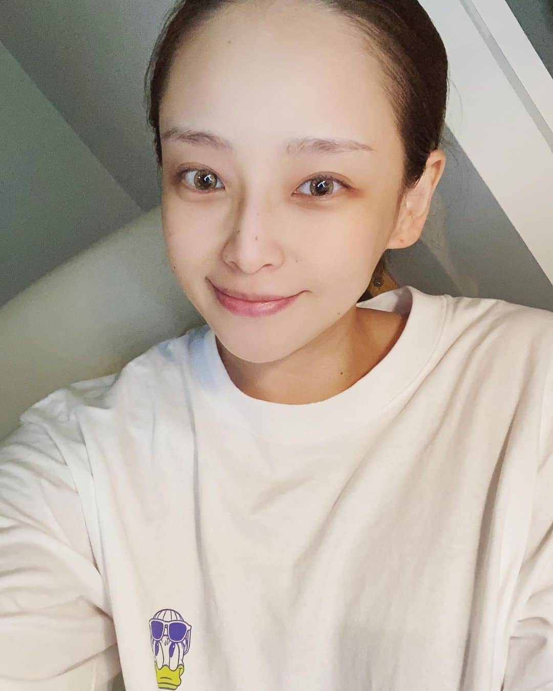 大谷雅恵のインスタグラム：「腰いったかも👼🏼  #ネイリスト #仕方なし」