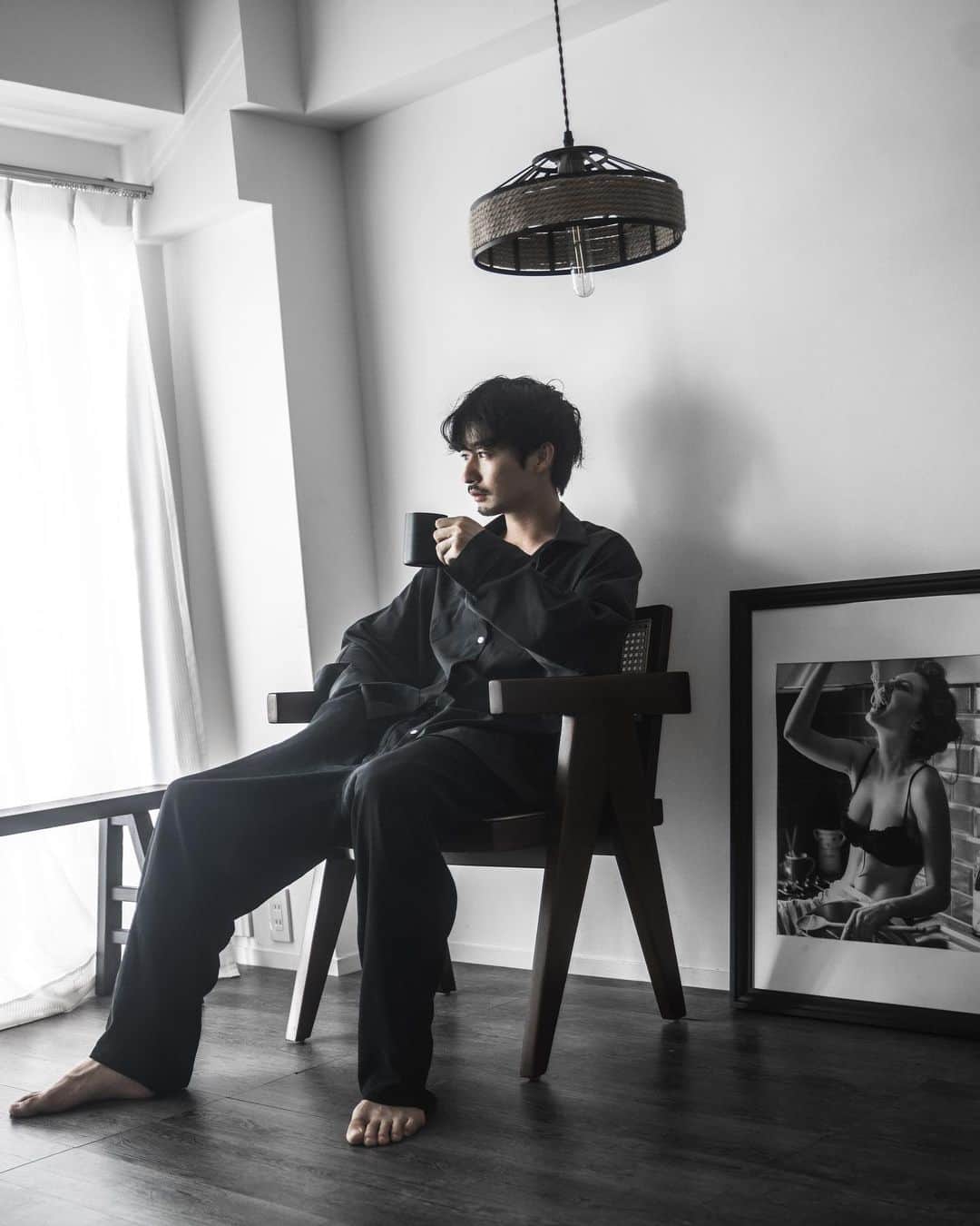 ロビンのインスタグラム：「☕️☕️  Tops: @amerivintage @n_hoolywood  Pants: @remi_relief_official   #fashion #japan #coffee」
