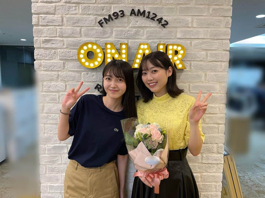 北川悠理さんのインスタグラム写真 - (北川悠理Instagram)「#📻 #🤍 #💐  #乃木坂46のオールナイトニッポン  とってもありがとうございました😊  #久保史緒里 ちゃんと、 とっても楽しかったです🥳  この後は23:05から SCHOOL OF LOCK!内 乃木坂LOCKS! 📻✨  乃木坂配信中で新しい動画もアップされますよ~🤍  その他いろいろ、 詳しくはブログをご覧ください🥰  🫧  #yurigram #ユリグラム #yuricloset #ユリクロ #ootd   #オールナイトニッポン  ~~~~~ #乃木坂4期生 の #北川悠理 （#kitagawayuri ）です！🌵🌼 #乃木坂46 #nogizaka46」6月22日 21時57分 - yuri_kitagawa.official