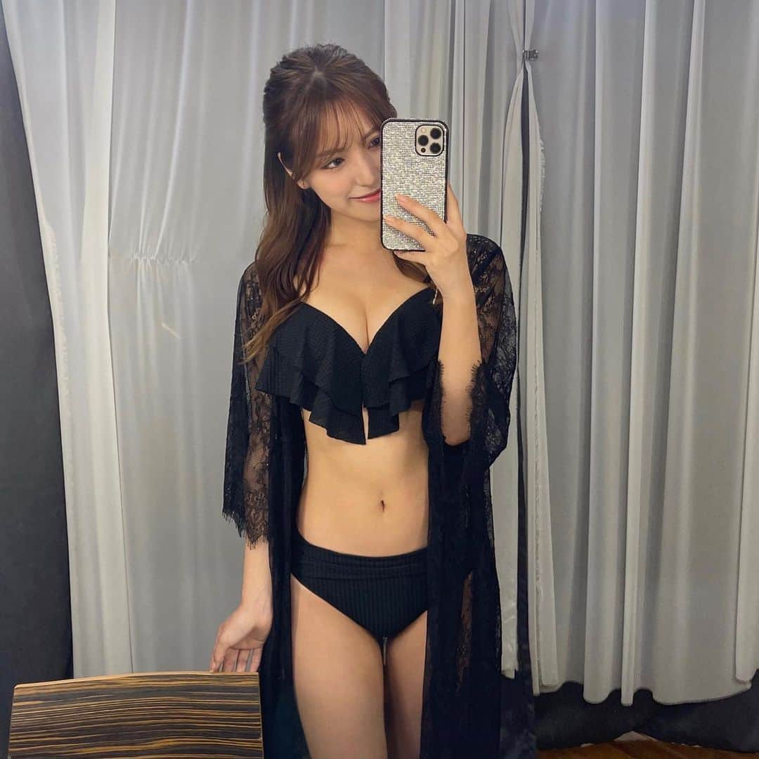 北川美麗さんのインスタグラム写真 - (北川美麗Instagram)「· · テレビ埼玉「極楽山本·ロンブー亮のARIGATEENA TV」の撮影✨ 衣装は黒でカジュアルでした❤︎︎また改めて告知します‪‪︎︎︎︎✔︎︎︎︎ · · #arigateenatv #テレビ埼玉 #撮影 #ミスFLASH2024 #水着 #ラウンドガール #RQ #krushガールズ #valinoガール」6月22日 22時08分 - mirei_kitagawa