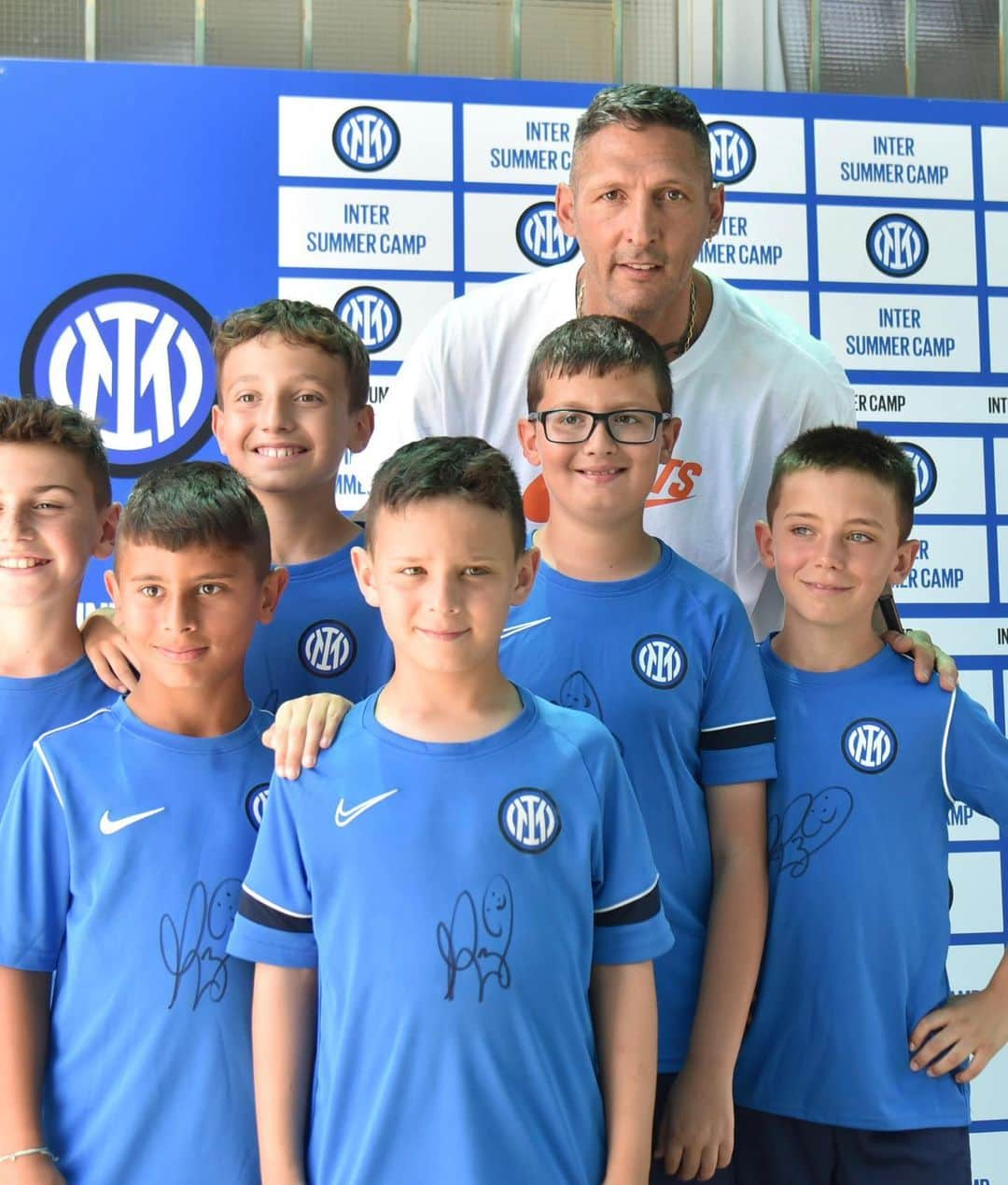 マルコ・マテラッツィのインスタグラム：「Qualche scatto dall’ Inter summer Camp di Perugia @inter 🖤💙  #Mm23 #Inter #Nerazzurri」