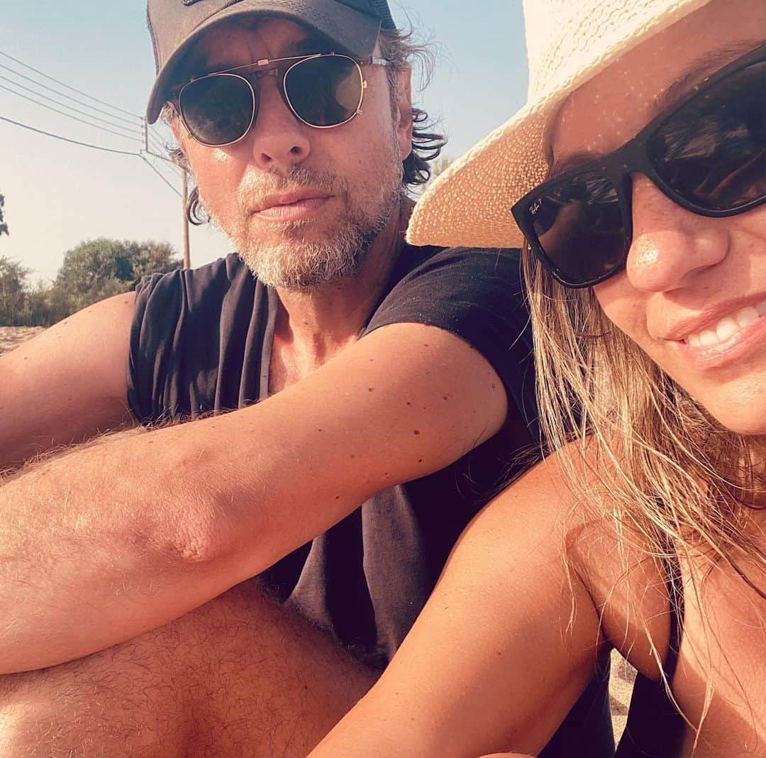 スティーブ・マウザキスさんのインスタグラム写真 - (スティーブ・マウザキスInstagram)「Thank you all for the birthday love! Wish we were still on this beach in Greece where we celebrated last year. It’s freezing in Melbourne right now but my heart is warm. X」6月23日 7時34分 - stevemouzakis