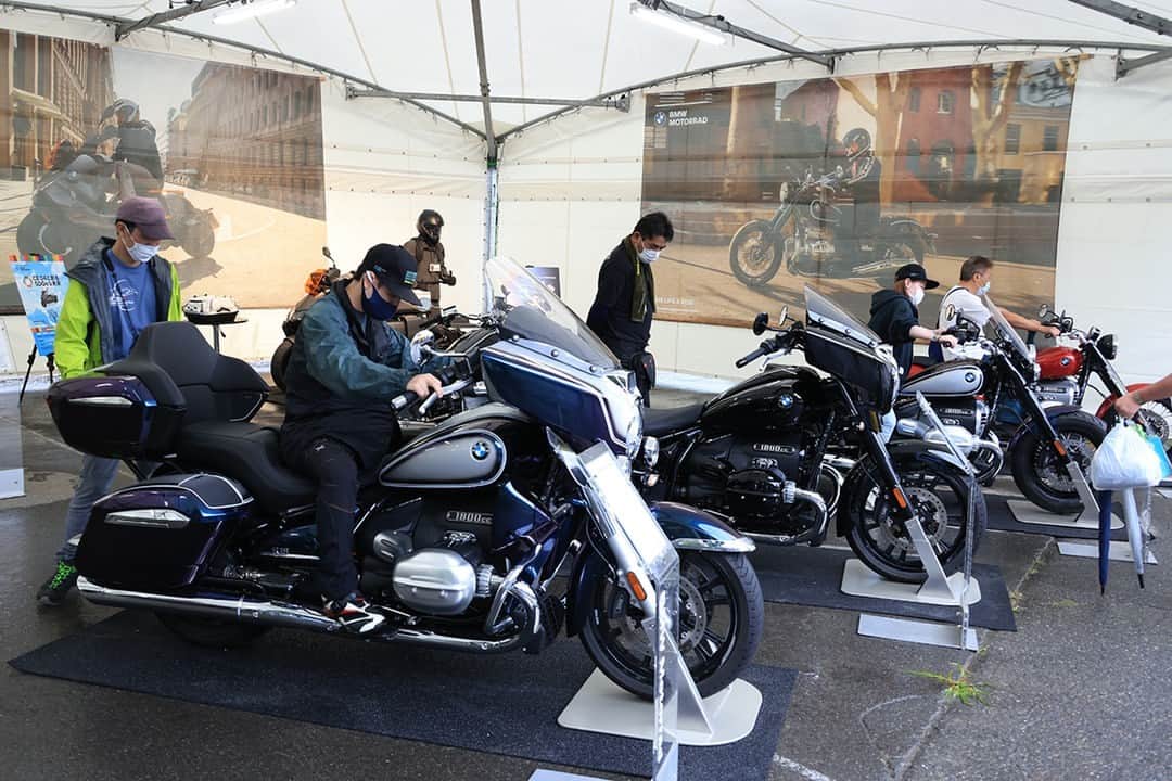 BMW Motorrad Japanさんのインスタグラム写真 - (BMW Motorrad JapanInstagram)「9/9(土)-10(日)に開催するBMW MOTORRAD DAYS JAPAN 2023の最新情報を更新しました！  名物のヒルクライムコンテストや豚の丸焼き、オンロード＆オフロード試乗会など、大人気のコンテンツの詳細を特設サイトに掲載中です。  詳しくはBMW Motorrad Japan のWebサイトをご覧ください。  #MakeLifeARide #BMWMotorrad #MOTRRADDAYSJAPAN #MOTORRADDAYS #モトラッドデイズ  #BMWモトラッド #駆けぬける歓び」6月23日 8時00分 - bmwmotorradjapan