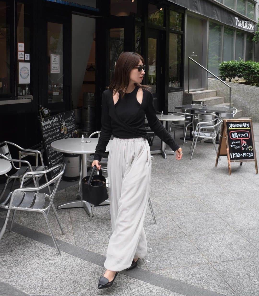 のインスタグラム：「最近の📸 あまり見ないデザインのチュールパンツ。 意外にどんなSTYLEにもハマるもはや優秀ボトム👑 @labelleetude_official  着映え写真映えするアイテムラインナップでした...🥹  #muuootd#labelleetude #ラベルエチュード#pr」
