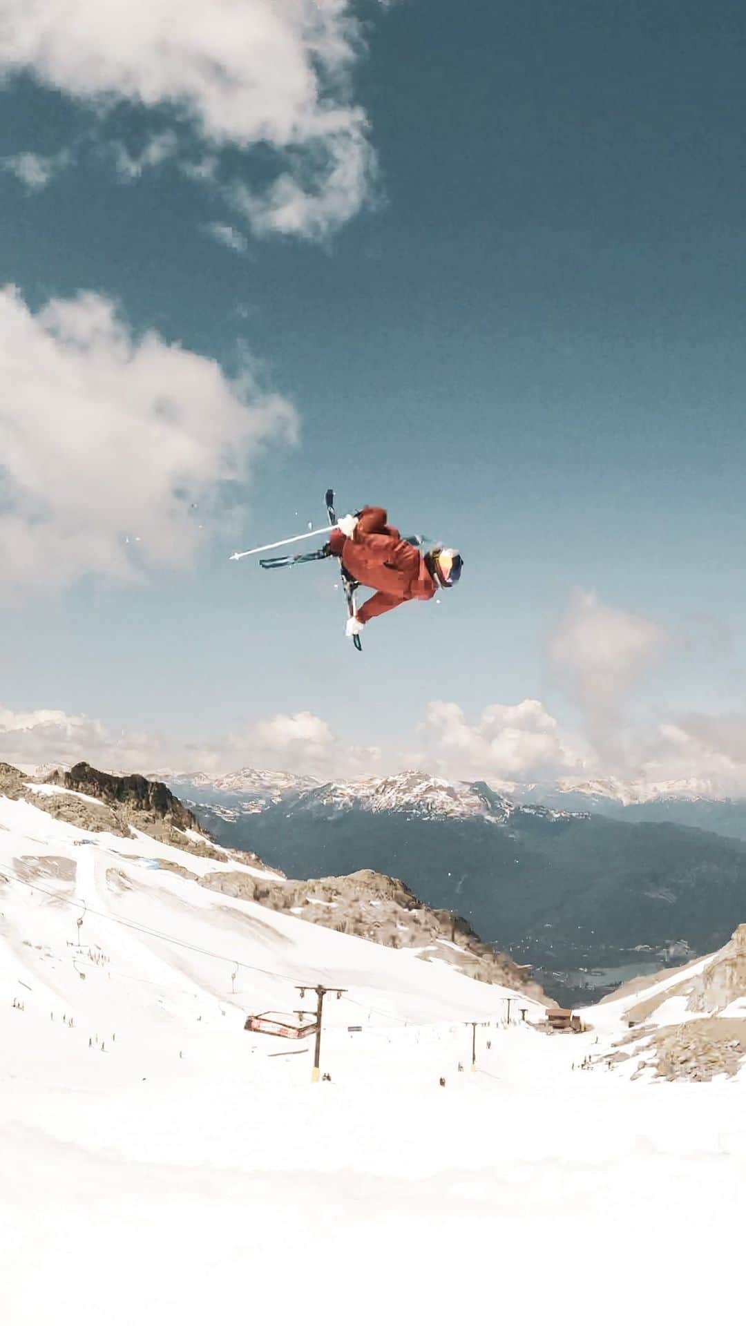 川村あんりのインスタグラム：「Corkin’ ☄️ @janne_lahtela 🎥 #skiing #moguls #workinprogress」