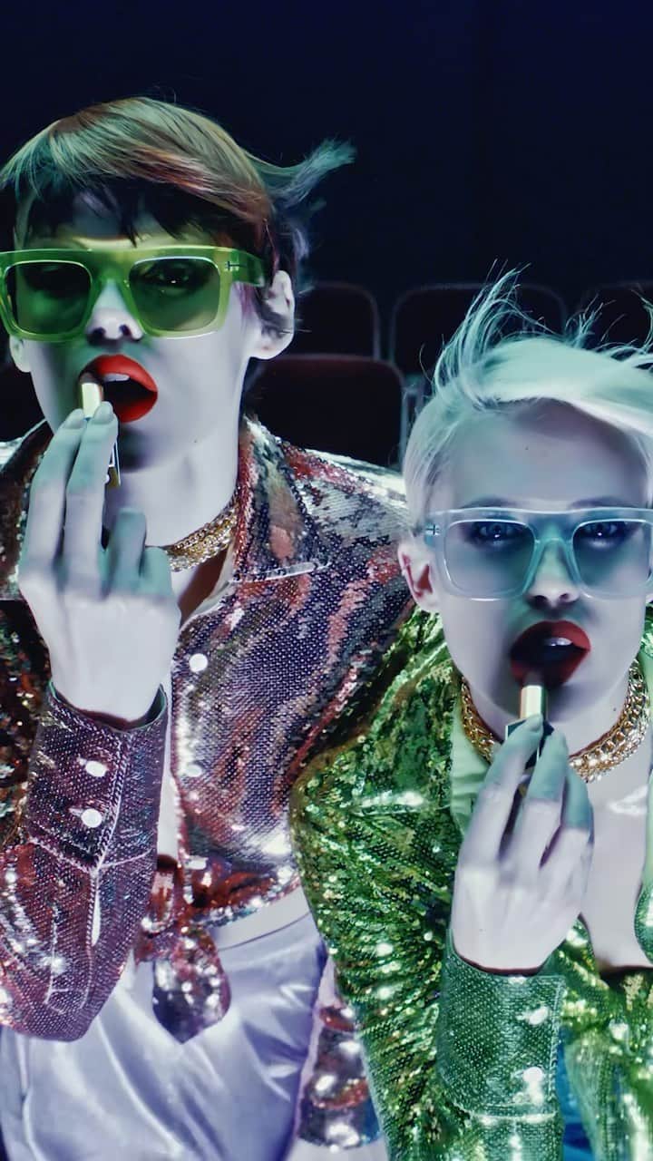 トムフォードのインスタグラム：「MOST WANTED ICONS LIP COLLECTION.   SPOTLIGHTS INTENSELY CINEMATIC LIP COLOR HUES.   SHOT BY: @STEVENKLEINSTUDIO CREATIVE DIRECTION: @KSTUDIO_NY DIRECTOR OF PHOTOGRAPHY: @DAVIDDEVLIN.DP STYLIST: @CARINEROITFELD SET DESIGN: @STEFANBECKMAN HAIR STYLIST: @GARRENNEWYORK MAKEUP ARTIST: @DIANE.KENDAL SOUND: @RENE.MP3   #TOMFORDBEAUTY #TOMFORD」