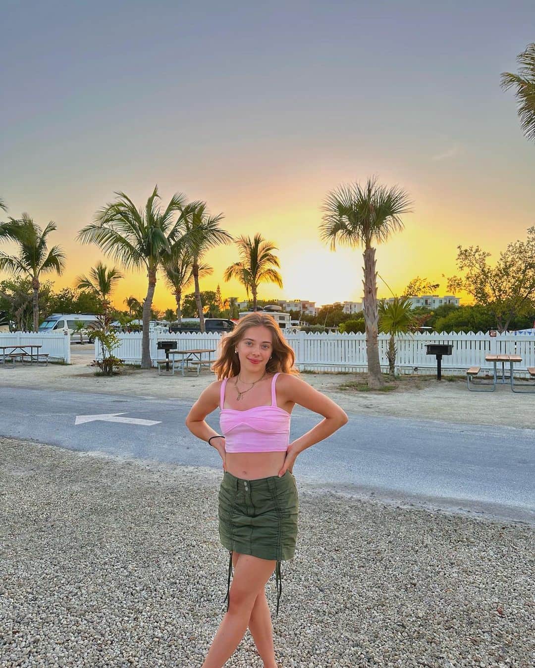 Justine Brasseurのインスタグラム：「More sunsets post coming (obviously)🤭🌅」