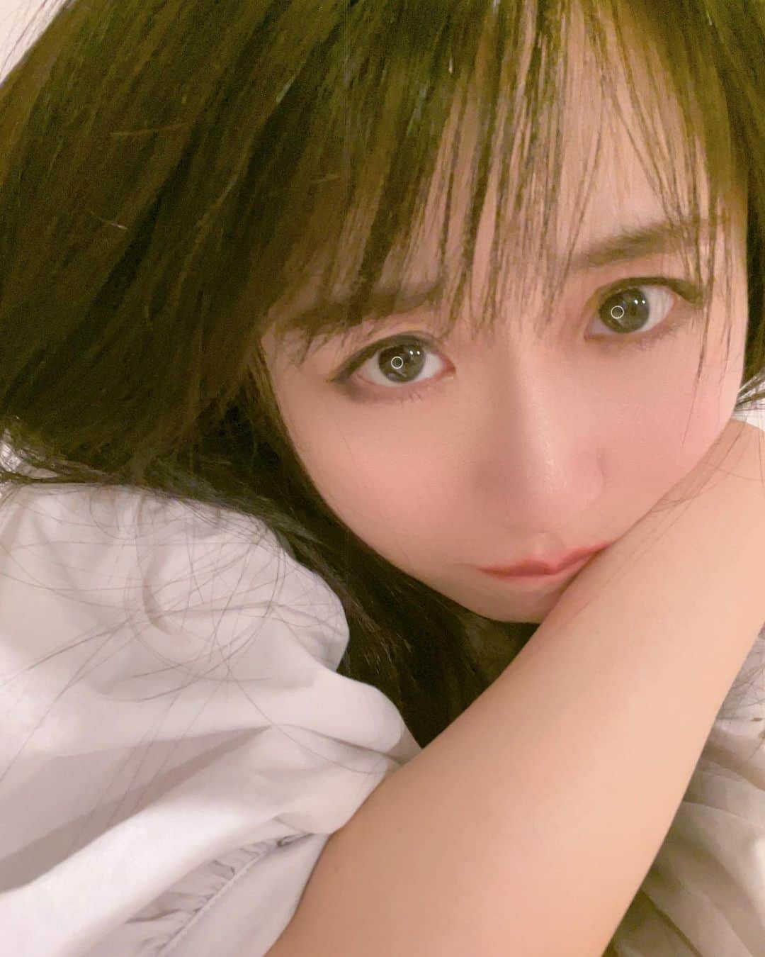 久保亜沙香のインスタグラム：「今日も、Music Champありがとうございました。 コメントいっぱいうれしいよー🥹💕  ◽️Music Champ  📱https://musicchamp.page.link/DZWRj6wRXE22hVrV7  🪙https://innocent-web.shop/?mode=grp&gid=2591188  💜 ・ ・ #asakakubo #久保亜沙香 #久保 #亜沙香 #asaka #kubo #follow  #photo #live #actress #singer #sofvidesigner#japanese #japanesegirl #japan #舞台 #舞台女優 #役者 #撮影 #写真 #フォロー #日本人 #生配信 #musicchamp」