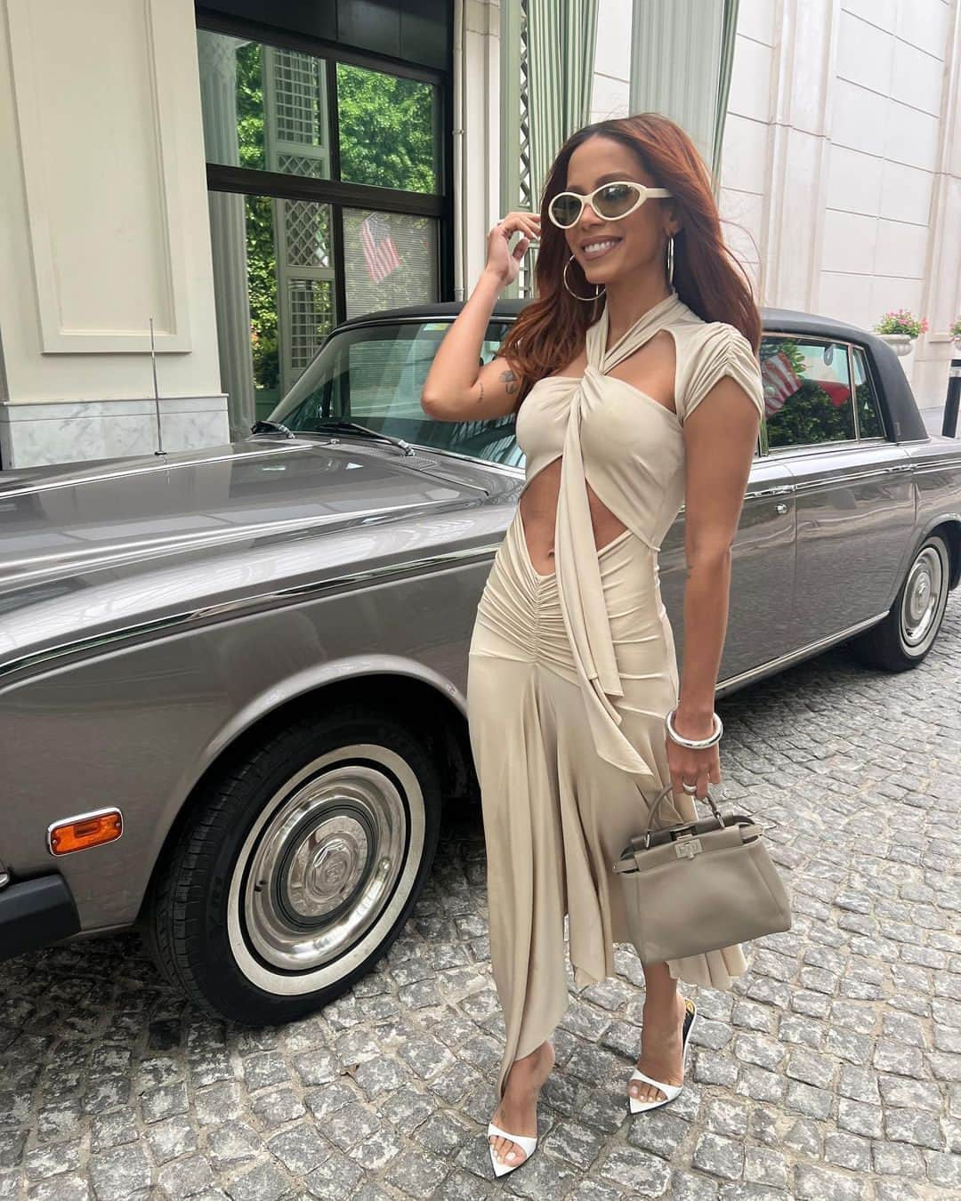 トラサルディさんのインスタグラム写真 - (トラサルディInstagram)「@anitta seen in a shimmered jersey dress from #TrussardiSS23.」6月23日 1時00分 - trussardi