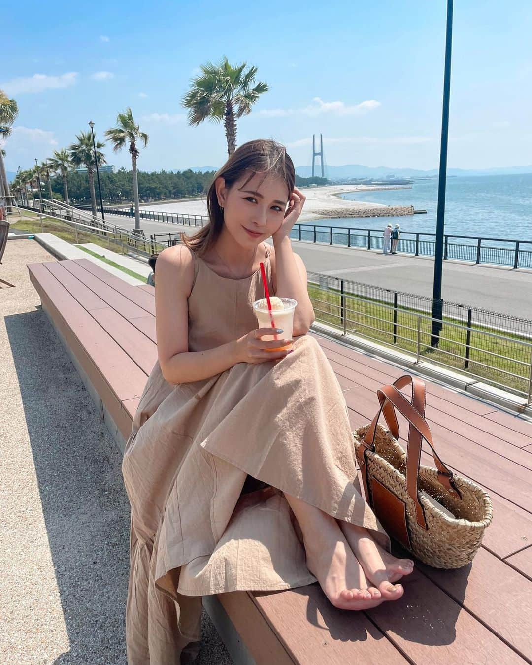 岩下えみのインスタグラム：「⁡ ⁡ お休みの日 りんくう行ってきた🌼🌊 ⁡ 風すんごいけどやっぱり 海癒された〜🏝️(∨̈) 早く入りたいなぁ🍉 ⁡ この前 @tothesea_hawaii のPOPUPで Getした可愛いワンピース👗⸝⸝⸝♥ かわいい( ⸝⸝⸝¯ ¯⸝⸝⸝ ) ⁡ ⁡ ⁡ #totheseahawaii#リゾートワンピース #りんくうアウトレット#summeroutfit #ootd」